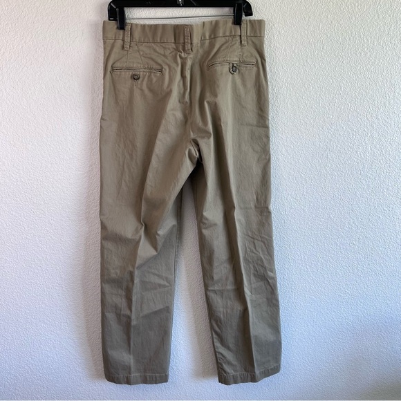 Dockers Premium Men’s Flat Front Straight Fit Khaki Pants - Picture 4 of 14